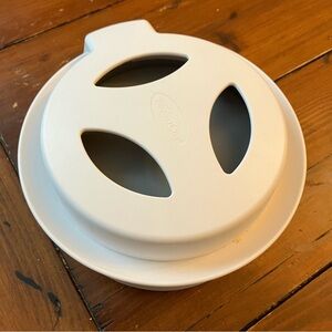 Pampered Chef hamburger patty press.  EUC!